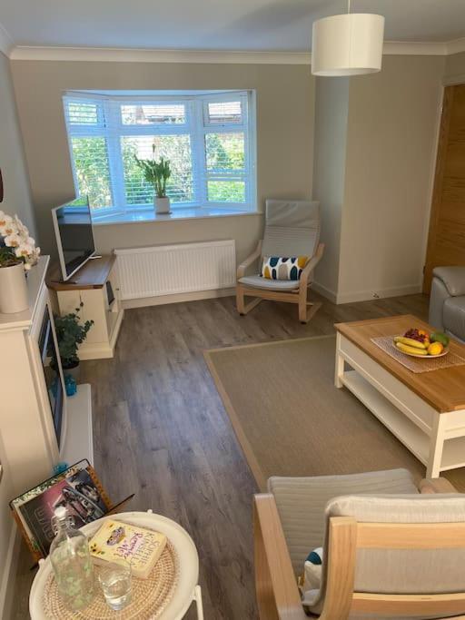 Beautiful 3 Bed Home In The Heart Of New Forest Hordle Εξωτερικό φωτογραφία