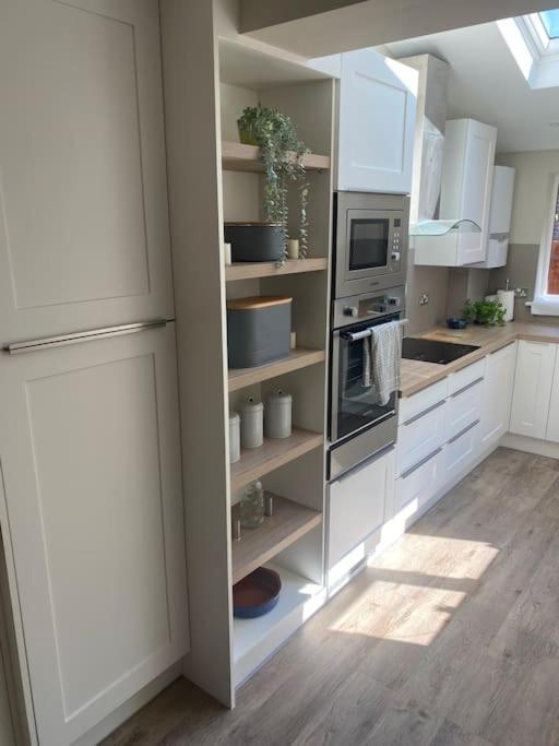 Beautiful 3 Bed Home In The Heart Of New Forest Hordle Εξωτερικό φωτογραφία