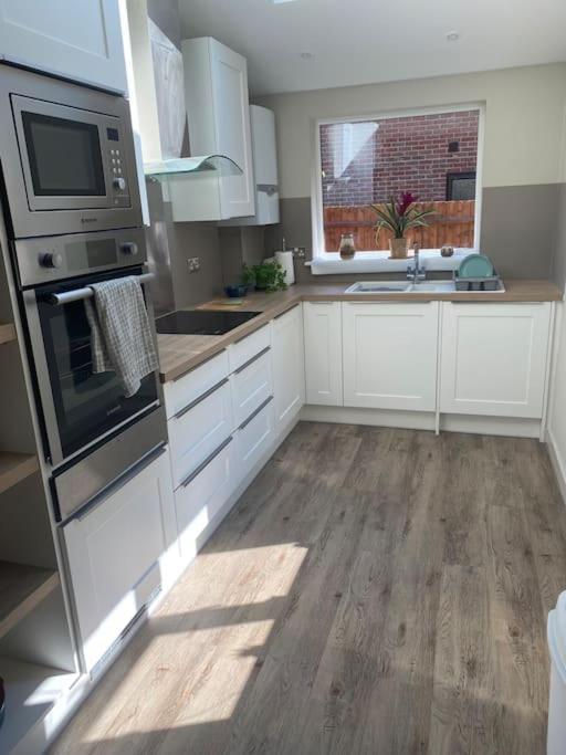 Beautiful 3 Bed Home In The Heart Of New Forest Hordle Εξωτερικό φωτογραφία